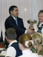 Заслуженный приз: «Кубок Дружбы» гимназии № 23 г. Челябинска. Интеллектуальная игра «Что? Где? Когда?» в рамках проекта «Диалог национальностей» в Челябинской областной юношеской библиотеке, 16.11.2010 г