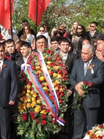 Представители АКЦ "Озан" на торжественном митинге у Вечного Огня на Аллее Славы, 09.05.2012