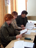 Обсуждение жюри научных работ учащихся. Научно-практическая конференция «Школа и сохранение национально-культурного наследия», 21.02. 2004 г.