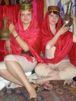 Восток - дело тонкое… Мария Ваулина и Марина Губченко. V Конгресс молодёжи стран Черноморского побережья, 30.06 – 3.07.2007