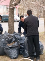 Приложив немного усилий – мы станем жить в красивом, благоустроенном городе. Субботник. Челябинск, 19,26.04.2008г.