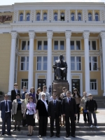 Государственная консерватория им. У. Гаджибекова. Визит южноуральской делегации одаренных детей проходит в рамках соглашения между Министерством культуры Челябинской области и Министерством культуры и туризма Азербайджана, а также Меморандума о сотрудничестве. 7-13.05.2011 г.