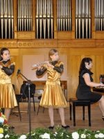 София Атаманова и Александра Спиридонова. Совместный концерт учеников музыкальных школ Баку и Челябинска, Органный концертный зал, 11.05.2011 г.
