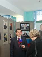 Отвечая на вопросы СМИ. Председатель АКЦ "Озан" Рафаил Кулиев. Гала — концерт фестиваля – конкурса детского и юношеского творчества «Россия — Азербайджан: на крыльях дружбы», посвященный 90-летию общенационального лидера Азербайджана Гейдара Алиева,13.05.2013