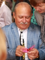 В художественной мастерской. Руководитель делегации из г. Баку Вагиф Мамедов, МБУ ДОД "Детская школа искусств № 5" г. Челябинска, Проект «Шелковый путь дружбы. Диалог культур», 09.09.2014