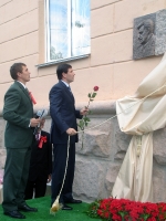 Глава Челябинска М.В. Юревич на открытии мемориальной доски В.П. Поляничко 6.09.2007 г.